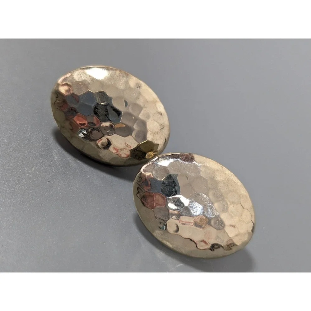 Vintage‎ Gold Tone Hammered Oval Clip On Earrings Statement Domed